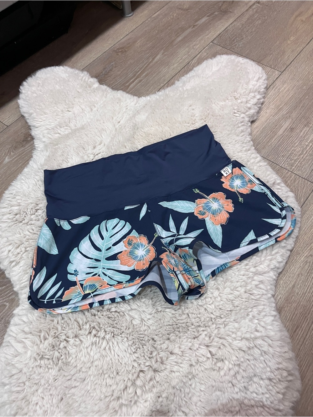 Roxy swim shorts - Picture 2 of 5